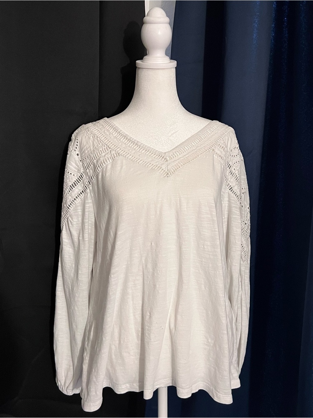 Chico’s White Lace Trim Boho Peasant Top Women’s Size 1 Medium Long Sleeve